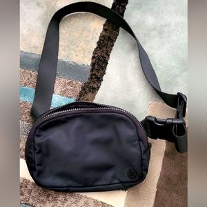 Lululemon 1L everywhere belt bag